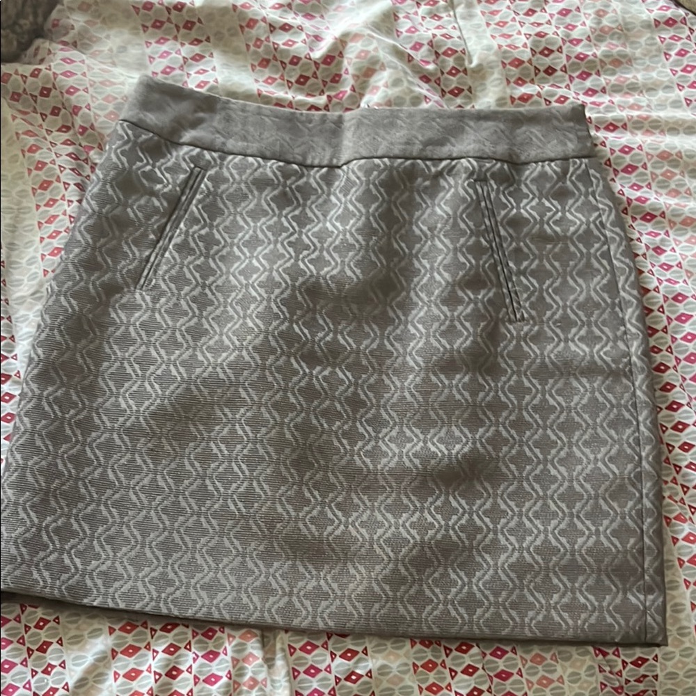 LOFT Gray Textured Pencil Skirt